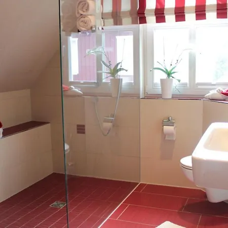 Ferienhaus-mee-h-rzeit * Zingst